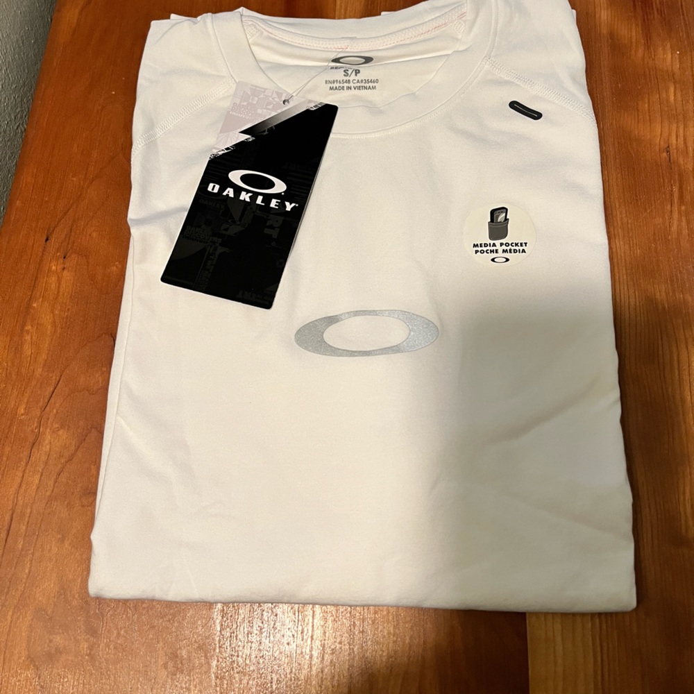 NWT Oakley Stride Shirt